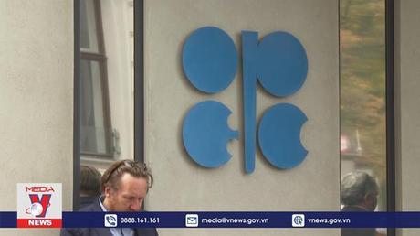 Cảnh báo suy thoái từ việc OPEC+ cắt giảm sản lượng