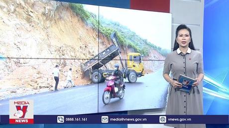 Cháy xe chở 40 công nhân tại Bắc Giang