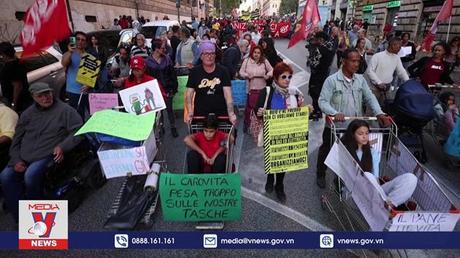 Biểu tình tại Italy, Pháp do lạm phát