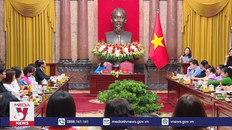 Phó Chủ tịch nước gặp mặt gương sáng phụ nữ khuyết tật