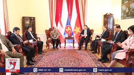 Đồng chí Nguyễn Trọng Nghĩa thăm và làm việc tại Áo