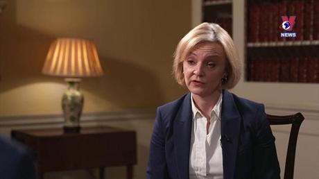 Thế giới hôm nay: Thủ tướng Anh đối mặt với sóng gió