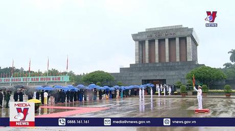 Viếng lăng trước kỳ họp thứ 4 Quốc hội khóa XV