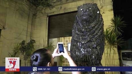 Tái chế kim loại bỏ đi thành tác phẩm nghệ thuật