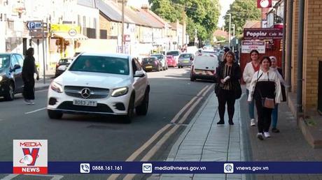 Người dân Anh thắt chặt chi tiêu cho thực phẩm