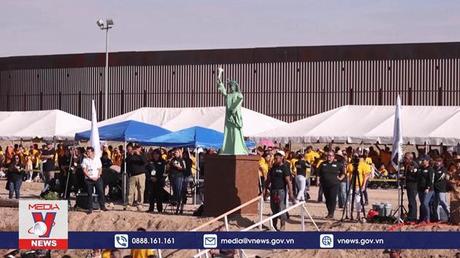 Mexico cam kết hỗ trợ người di cư Venezuela