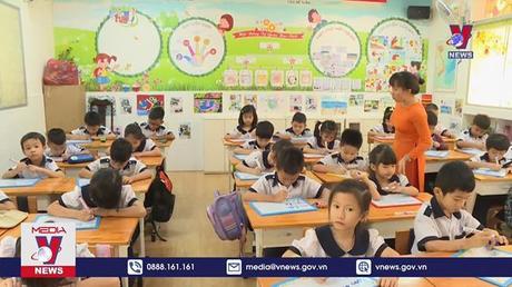 Nhiều trường ở TPHCM lùi giờ vào học