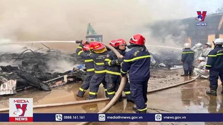 Cháy kho xưởng rộng hơn 1.000m2