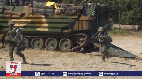 Binh sĩ Hàn Quốc diễn tập đổ bộ