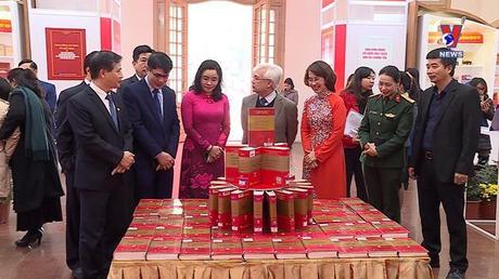 Học Bác mỗi ngày: Bác Hồ nói về đạo đức và nêu gương