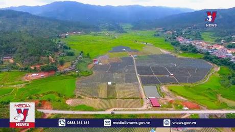 Bản Mông hạnh phúc