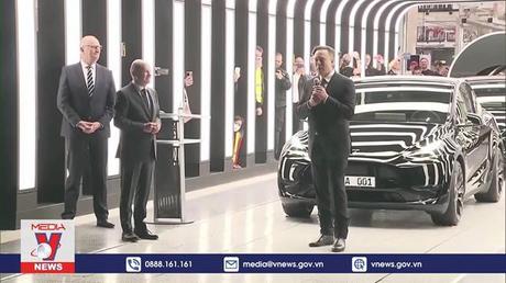 Tỷ phú Elon Musk chính thức tiếp quản Twitter