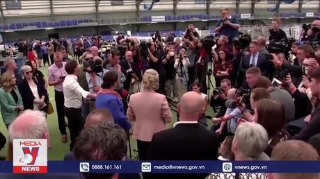 Anh yêu cầu Bắc Ireland tổ chức tổng tuyển cử