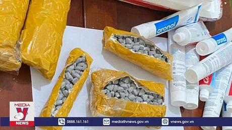 Bình Dương bắt vụ gửi 30kg ma túy qua đường phát nhanh