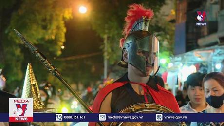 Người dân e dè hơn khi đi chơi Halloween