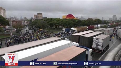 Tổng thống Brazil kêu gọi người biểu tình kiềm chế