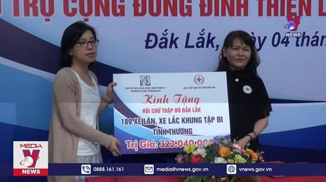 Trao tặng xe lăn cho người khuyết tật tại Đắk Lắk 