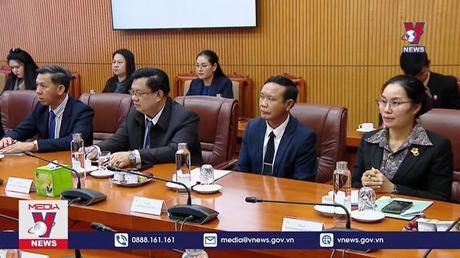 Việt Nam - Lào trao đổi kinh nghiệm công tác dân vận 