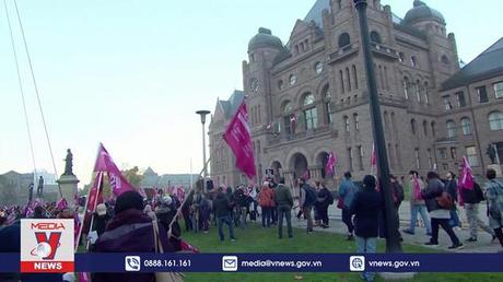 Hàng trăm trường học ở Canada phải đóng cửa do đình công