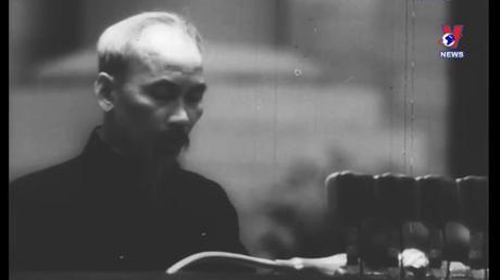 Học Bác mỗi ngày: Cách mạng Tháng Mười  - ngọn đèn soi sáng cho cách mạng Việt Nam