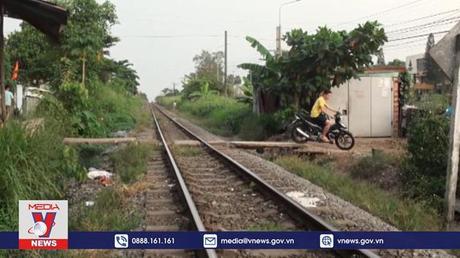 Đề nghị xóa lối đi tự mở qua đường sắt