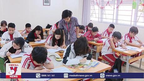 Xung quanh Bỏ định mức giáo viên/lớp