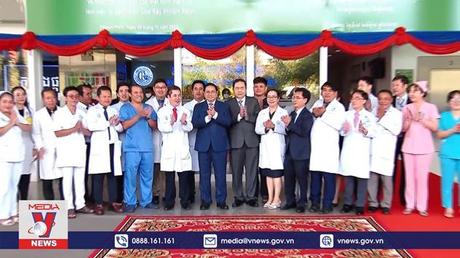 Thủ tướng thăm các cơ sở KT-XH tiêu biểu của hợp tác Việt Nam-Campuchia.