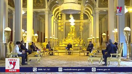 Lãnh đạo các nước ASEAN tiếp kiến Quốc vương Campuchia
