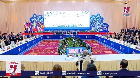 Thủ tướng dự Hội nghị cấp cao ASEAN với các đối tác 