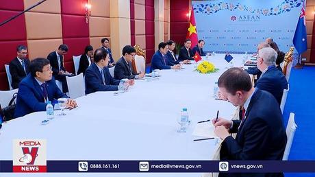 Thủ tướng gặp lãnh đạo các nước trong khuôn khổ Hội nghị cấp cao ASEAN