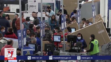 Tấp nập người mua sắm trong sự kiện giảm giá đặc biệt tại Mexico