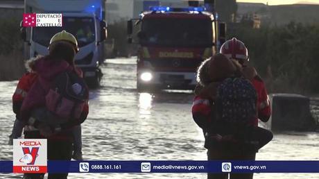 Mưa lớn gây lũ ở Tây Ban Nha