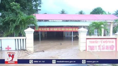 Mưa lớn gây sạt lở đất và ngập lụt tại Phú Yên