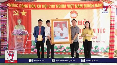 Người dân bản Co Me vui ngày hội Đại đoàn kết dân tộc