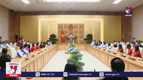 Gặp mặt đại biểu dự chương trình “Chia sẻ cùng thầy cô”