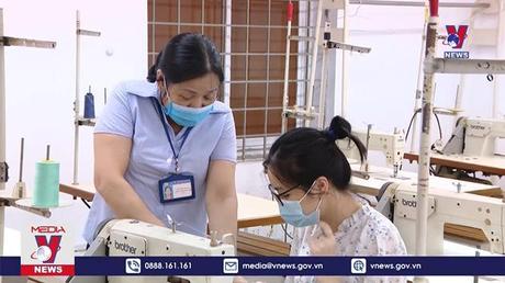 Phao cứu sinh cho người lao động mất việc