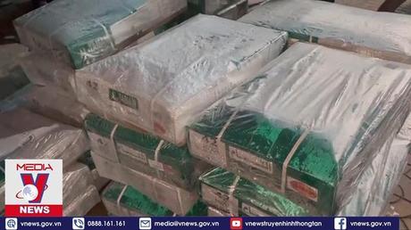 Phát hiện xe tải chở gần 8 tấn thịt trâu, bò đông lạnh, nghi nhập lậu