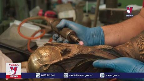 Xưởng chế tạo Cúp vàng cho World Cup 2022