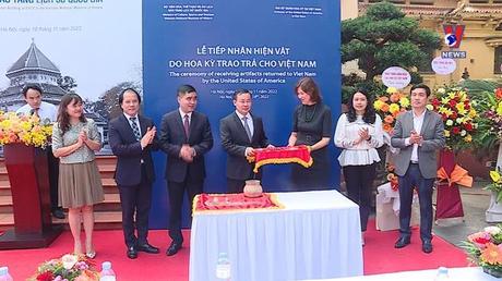 Bản tin tiếng Anh ngày 18/11/2022