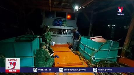 Bắt giữ tàu chở dầu lậu trên biển Cà Mau
