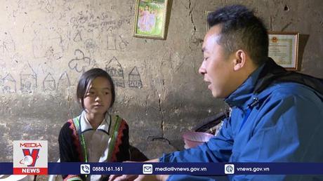 Thầy giáo nặng lòng với học sinh vùng cao biên giới