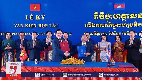 Chủ tịch Quốc hội hội đàm với Chủ tịch Quốc hội Campuchia
