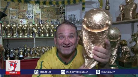 Bản sao thủ công của cúp vàng World Cup