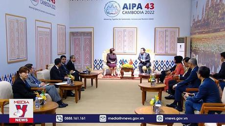 Chủ tịch Quốc hội gặp lãnh đạo nghị viện các nước