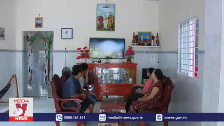 Khi nhà máy về làng