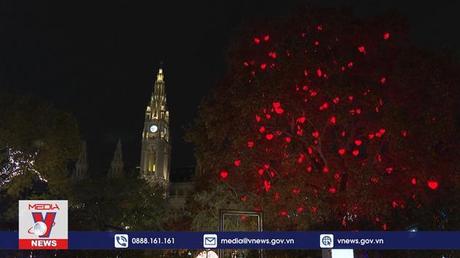 Chợ Giáng sinh Áo rộn ràng trở lại