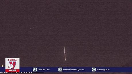 Sao băng chiếu sáng bầu trời ở Na Uy