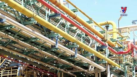 Thế giới hôm nay: Phương Tây loay hoay tìm giá trần cho dầu mỏ Nga