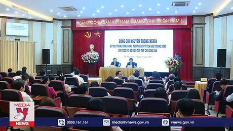 Trưởng Ban Tuyên giáo Trung ương làm việc với Tạp chí Cộng sản