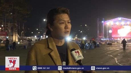 Cổ động viên Hàn Quốc nhiệt tình cổ vũ đội tuyển quốc gia